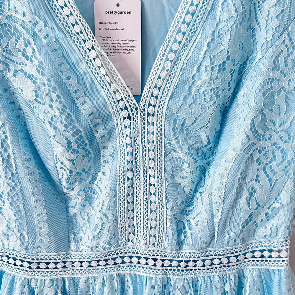 Pretty Garden NWT lace maxi dress